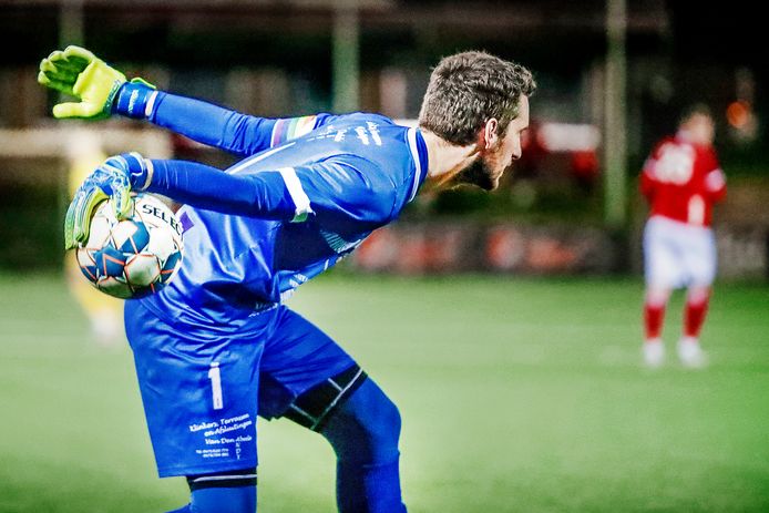 Nathan Baele hielp zijn ploeg met enkele reddingen aan de zege: "Eindelijk kon ik nog eens belangrijk zijn."