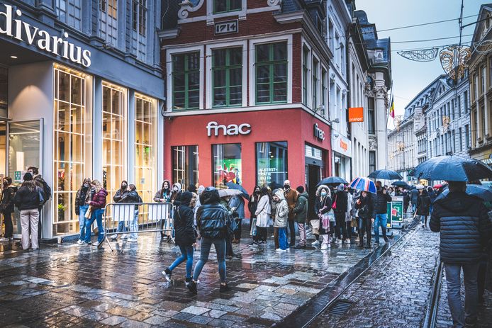 De Nederlanders probeerden drie smartphones te stelen in Fnac