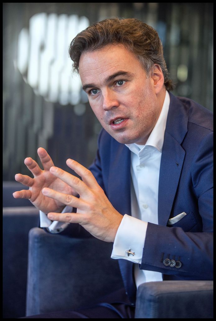 Camiel Eurlings biedt na tweeënhalf jaar zwijgen excuses aan voor een handgemeen dat hij in 2015 had met zijn toenmalige vriendin Tessa Rolink.