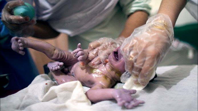 Elke 29 minuten sterft er ergens in de wereld een vrouw tijdens de bevalling. Dat blijkt uit cijfers van het VN-ontwikkelingsfonds voor vrouwen.