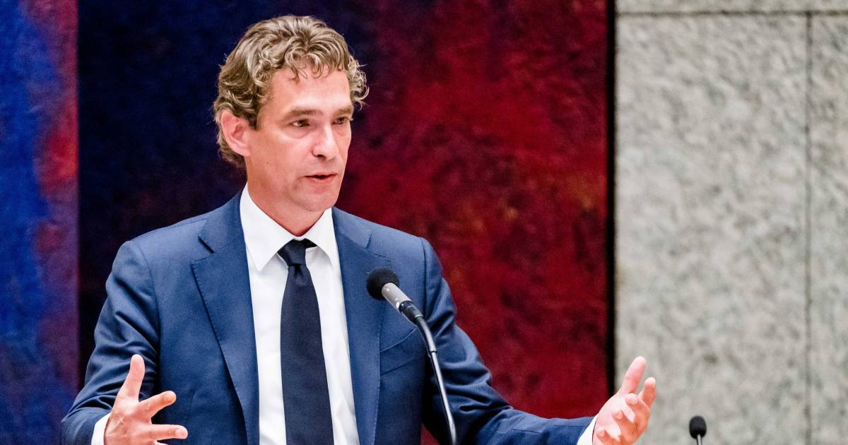 Economie-minister Bas van 't Wout vanwege burn out thuis ...