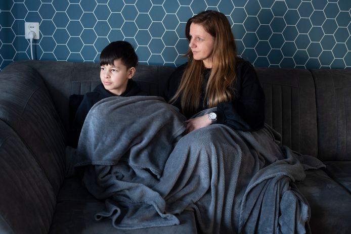Tamara en haar kinderen konden in 2021 maar een half uur per dag warm water gebruiken.