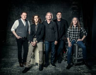 Rockzonen treden in pa's voetsporen