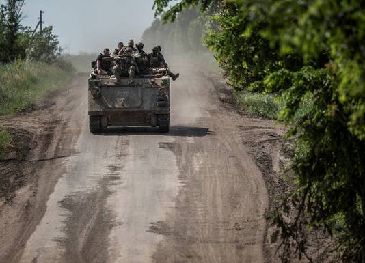 Beeld van vorige week. Oekraïense militairen in een M113-pantservoertuig nabij de frontlijn in Bachmoet.