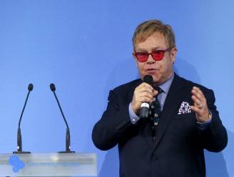 Elton John wil Poetin zijn mening over homo's bijschaven