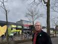 Jan Juffermans van de Bomen Brigade Boxtel maakt bezwaar tegen de kap van bomen bij winkelcentrum Oosterhof.