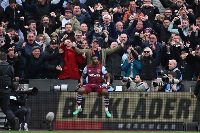 Kudus viert de 2-0 tegen Manchester United.