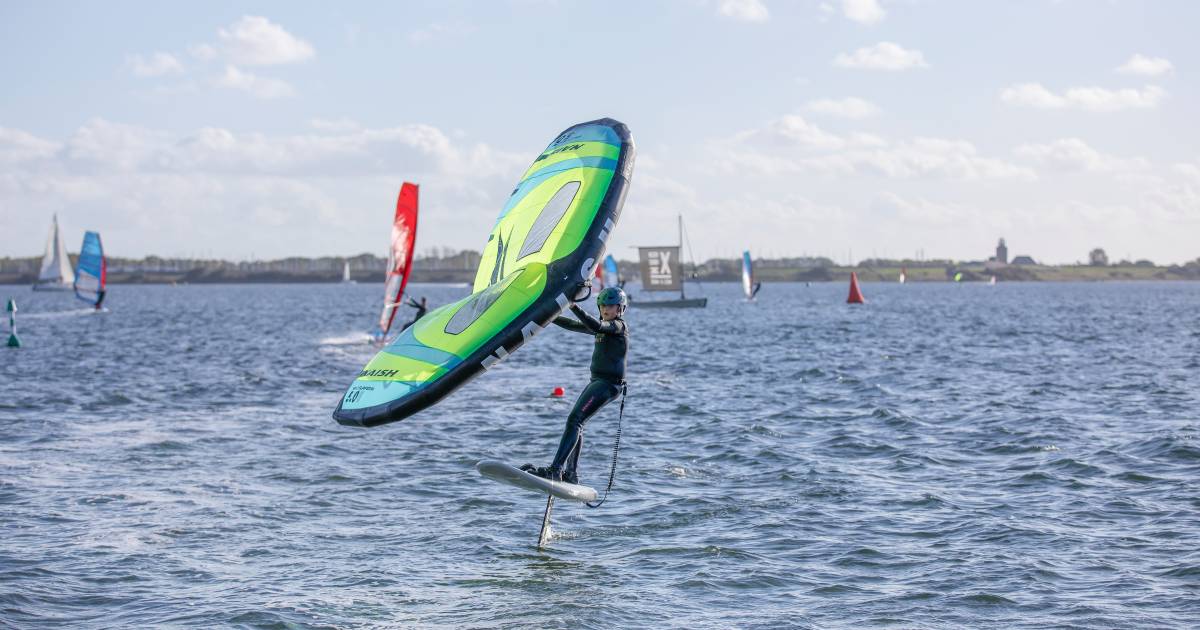 Van de stunts bij DAM-X kun je zelfs als niet-surfer genieten - Provinciale Zeeuwse Courant