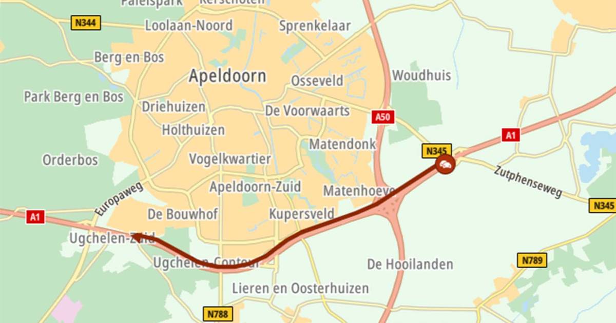 Kop-staartbotsing op A1 bij Apeldoorn, file inmiddels weer opgelost.