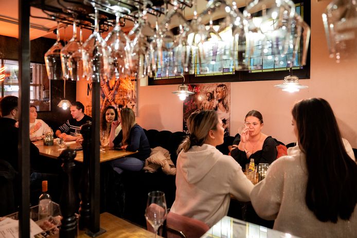 Geopende horeca voor meer drukte: Maar wat schoten horeca en winkeliers daar mee op? | Den Bosch |