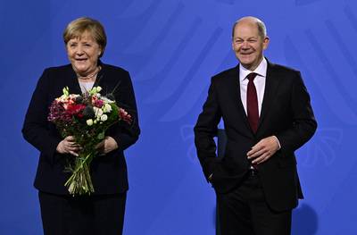 Tijdperk Merkel na 16 jaar officieel ten einde, bondskanselier Scholz belooft “nieuw begin”