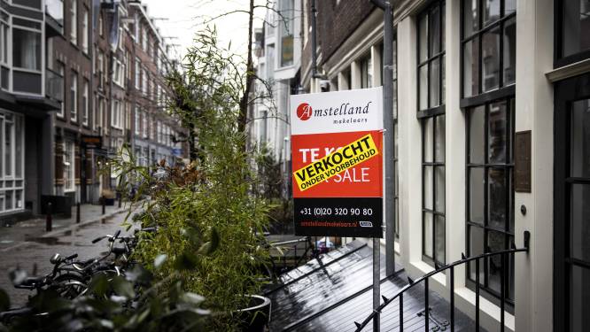Huizenprijs voor het eerst sinds lange tijd gedaald: ‘Lichte bries door oververhitte woningmarkt’