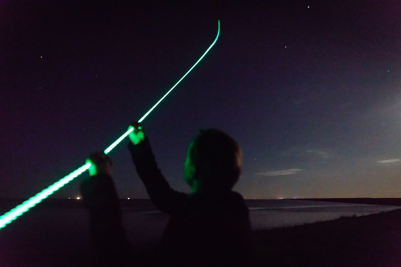 Sprookjesachtige kunstwerken verlichten Afsluitdijk | Foto ...