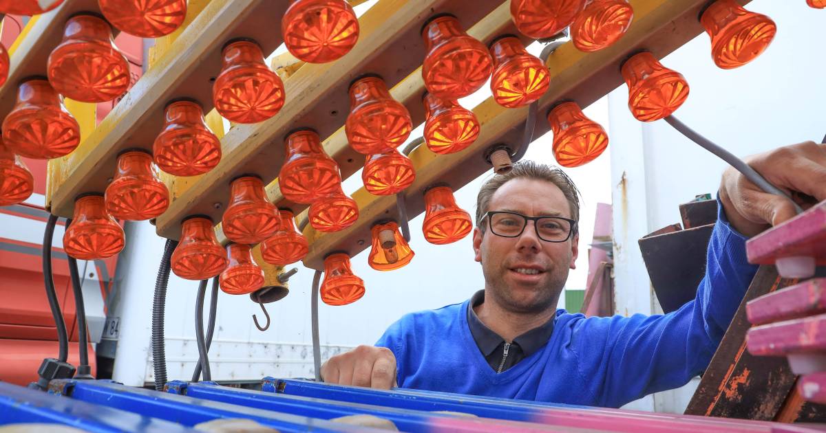 Kermisexploitant Jan is nu even hovenier, maar rekent op een zomer vol