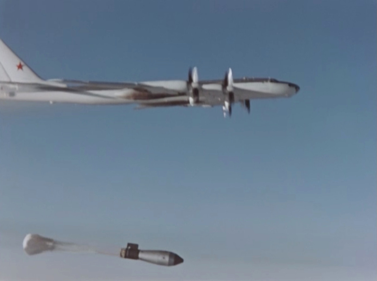 59 jaar na Sovjetkernproef Tsar Bomba, beelden vrijgegeven van de krachtigste door mensen