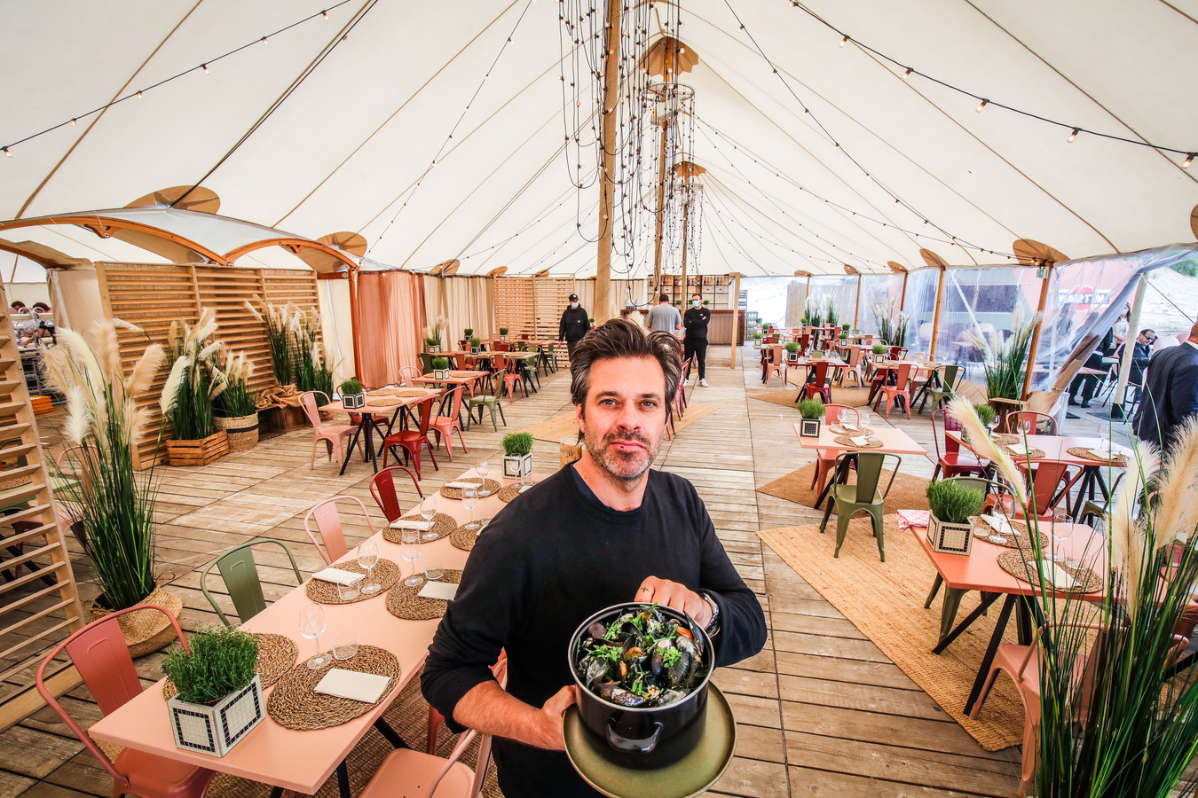 Sergio Herman opent restaurant Moules Frites op het strand in Zeebrugge