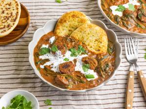 Wat Eten We Vandaag: Falafelcurry met spinazie en naan