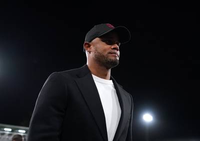 Jacob Bruun Larsen sauveur de Burnley, première victoire de la saison pour Kompany