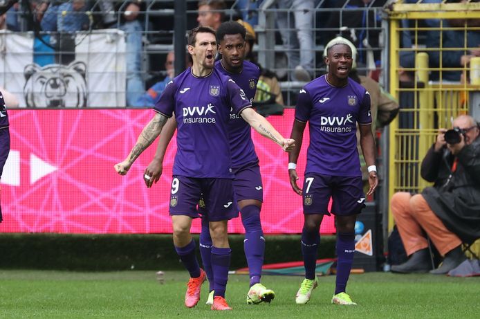 Benito Raman a surgi pour offrir un partage mérité à Anderlecht contre Bruges.