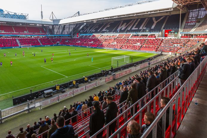 Bij PSV - FC Groningen mochten vorige maand 4000 fans binnen in het Philips Stadion.