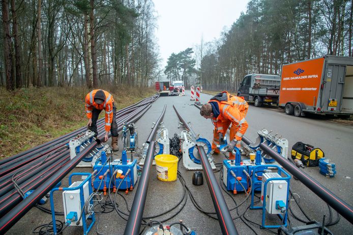 Begin 2022 werden in het Harderwijkerbos extra stroomkabels aangelegd richting bedrijventerrein Lorentz om meer elektriciteit te kunnen leveren.