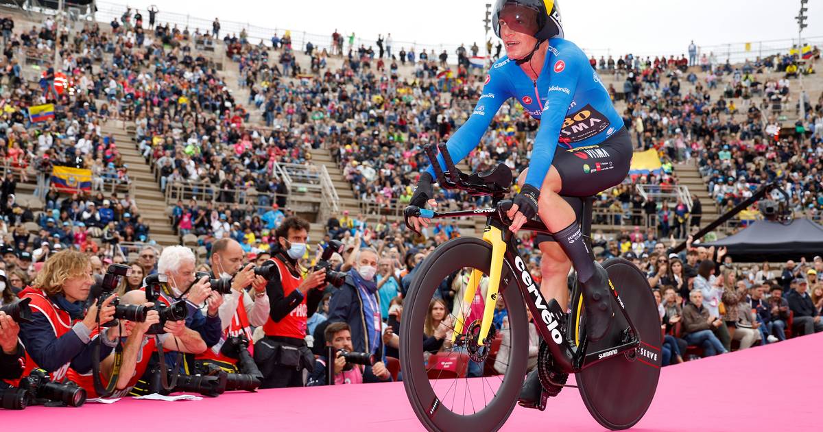 Bergkoning Koen Bouwman breekt zijn pols bij een val met zijn mountainbike