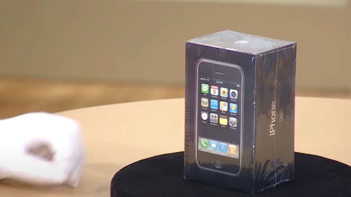 heilige charme Indrukwekkend Ongebruikte iPhone uit 2007 geveild voor 63.000 dollar | Tech | hln.be