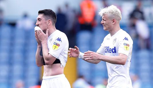 Spelers van Leeds United balen na de nederlaag tegen Wigan Athletic.