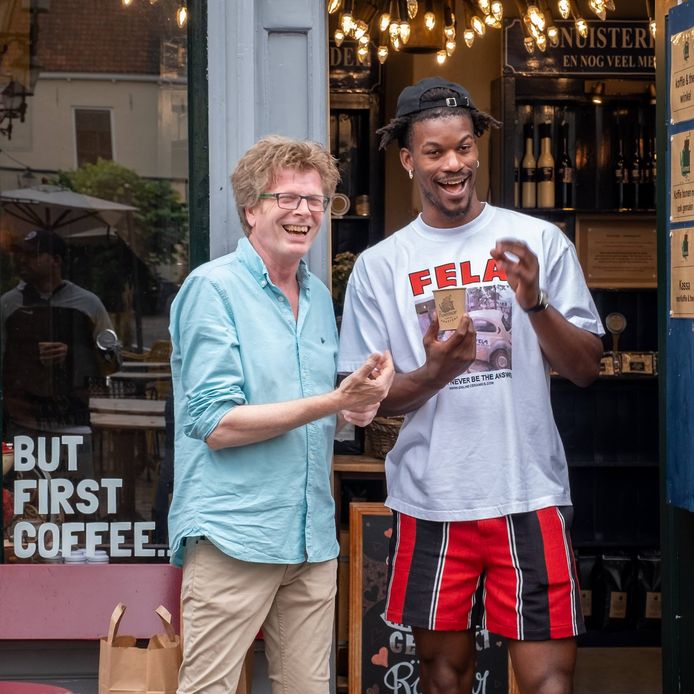 Jimmy Butler, NBA basketbalster uit de Verenigde Staten, kwam speciaal voor de koffie van Roemar koffiebranderij naar Deventer.