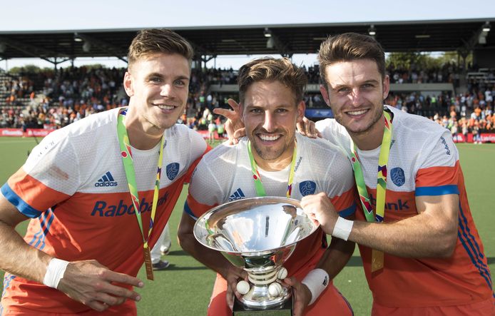 Sander de Wijn (l), Bjorn Kellerman en Robbert Kemperman vieren de Europese titel.