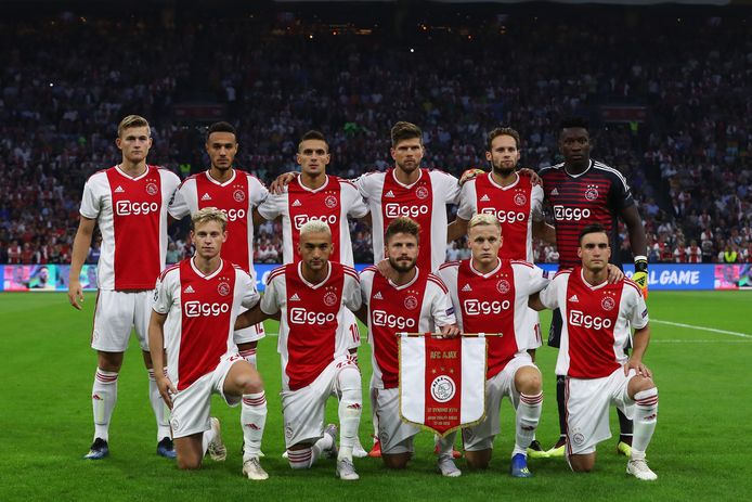 De elf van Ajax voor het duel met Kiev in de Arena.