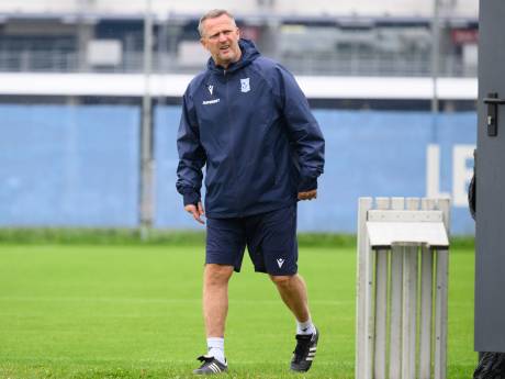 Trainer John van den Brom laan uitgestuurd bij Poolse club Lech Poznan: ‘Vorig seizoen uitstekend werk geleverd’