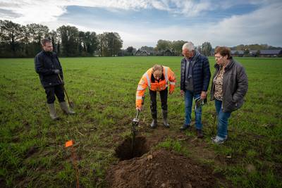 Werkgroep wil per se weten wie de bemanning was van bij Saasveld neergestorte bommenwerper: ‘Het is 
