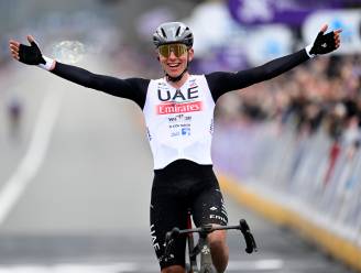 Een fenomeen bij op de erelijst: verbluffende Tadej Pogacar wint de Ronde van Vlaanderen!
