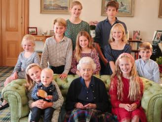 Ook foto van koningin Elizabeth met haar achterkleinkinderen blijkt gefotoshopt