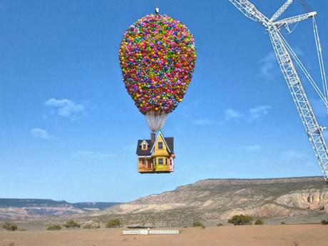 Iconisch huis uit Up-film nu écht te huur: 8000 ballonnen handmatig vastgeknoopt