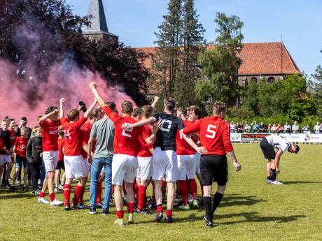RSC levert historische prestatie met kampioenschap: club promoveert voor het eerst naar tweede klasse