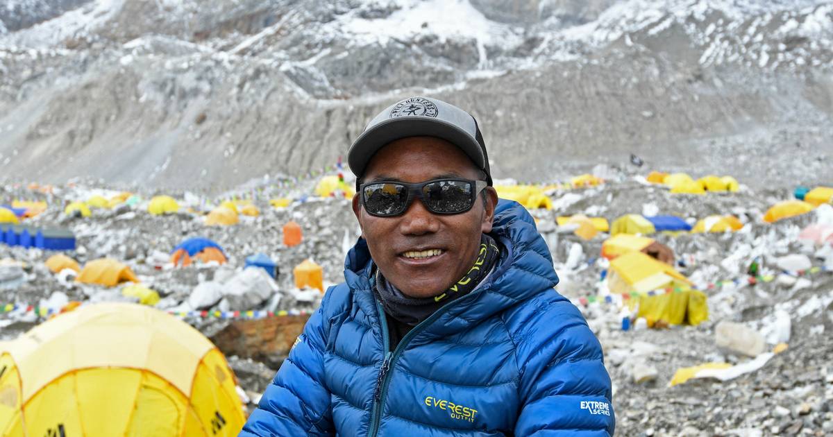 NUOVI RECORD MONDIALI: l’alpinista nepalese scala l’Everest per la 28a volta |  strano