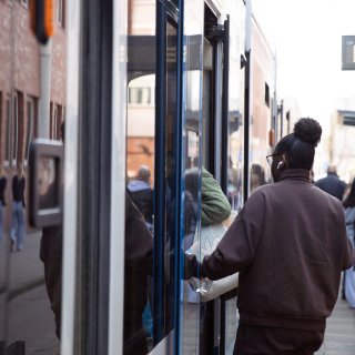 Tram derails at Muiderpoort station, GVB adjusts schedule