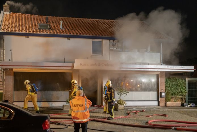 Middelbrand in keramiekwerkplaats Amerpoort in Soest
