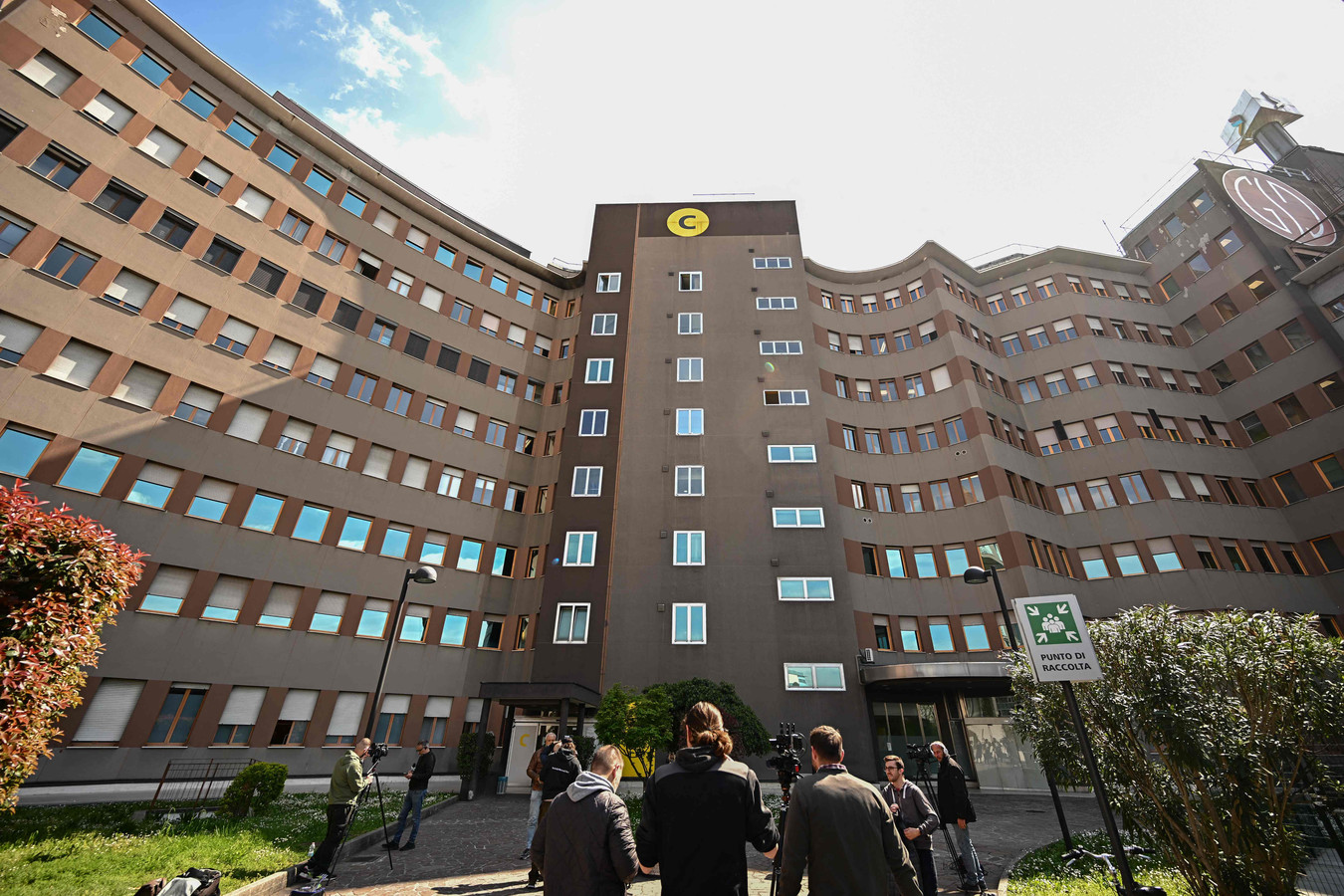 Silvio Berlusconi hospitalisé en soins intensifs pour des problèmes ...