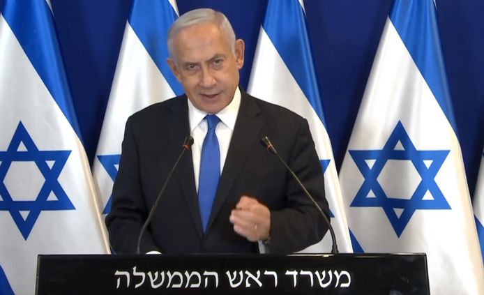 Premier Benjamin Netanyahu maakte in een tv-toespraak zaterdagavond bekend dat de Israëlische aanvallen op Gaza "zo lang als nodig" verder gaan.