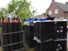 De Helstraat in Reek: links zat de wietplantage, rechts het drugslab