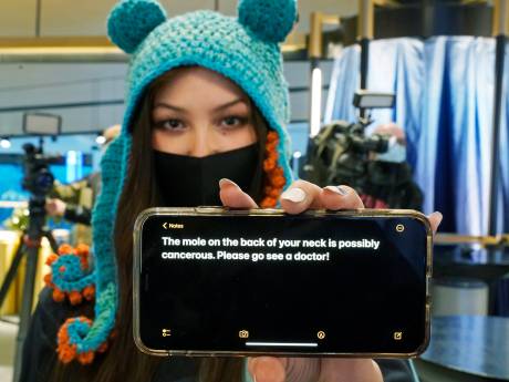 Un employé des Canucks remercie une spectatrice de lui avoir sauvé la vie: “Elle est une héroïne”