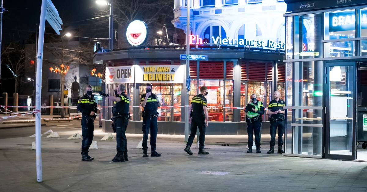 16-jarige jongen uit Rotterdam is woensdag aangehouden als verdachte van steekpartij waarbij eind februari een jongen op het Kruisplein nabij het Centraal Station in Rotterdam is neergestoken. Dat meldt de politie vandaag.  .