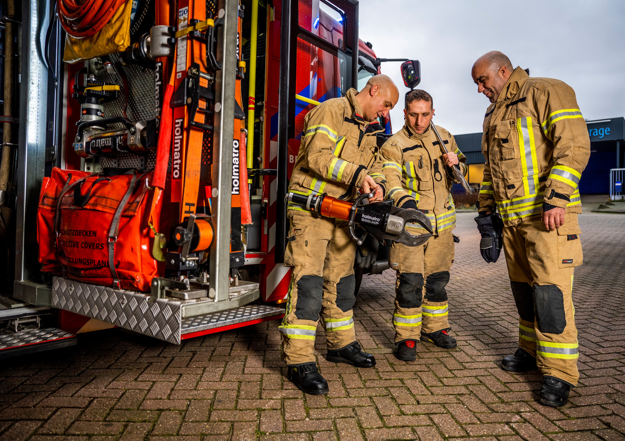 Hassan Kaawch moest vluchten uit de Verenigde Arabische Emiraten en bouwde een nieuw leven op in Rotterdam; binnenkort begint hij in de dagdienst bij de brandweer.