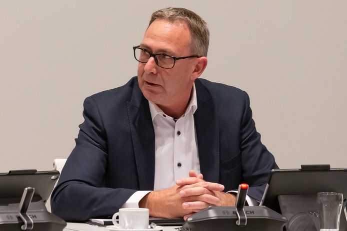 Na 14,5 jaar raadslidmaatschap in Staphorst, gevolgd door ruim twee jaar lidmaatschap van Provinciale Staten, is Jacob Spiker geridderd.