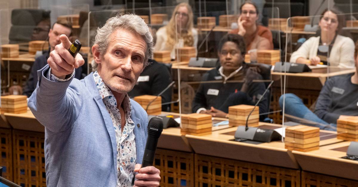 Károly Illy volgt na zeventien jaar Michael Rutgers op als directeur ...