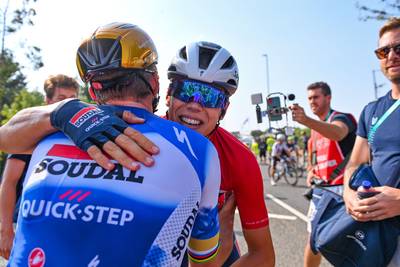 LIVE TOUR OF BRITAIN. Will Remco Evenepoel guide teammate Paul Magnier to another victory in the final stage?