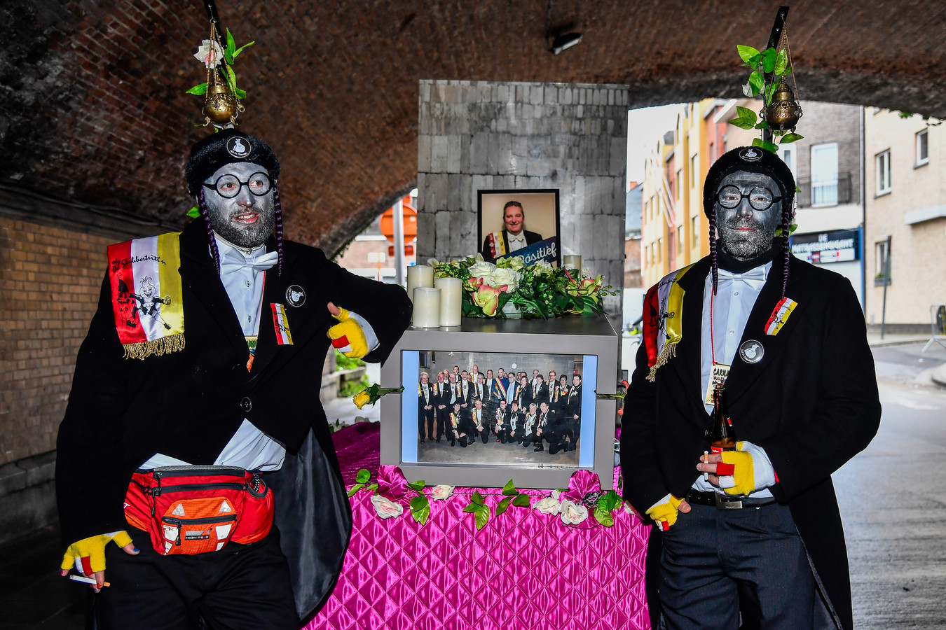 de-eerste-joden-gespot-op-aalst-carnaval-foto-hln-be